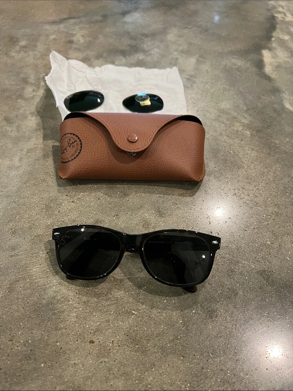 Ray-Ban brown pattern Sunglasses with Brown Case